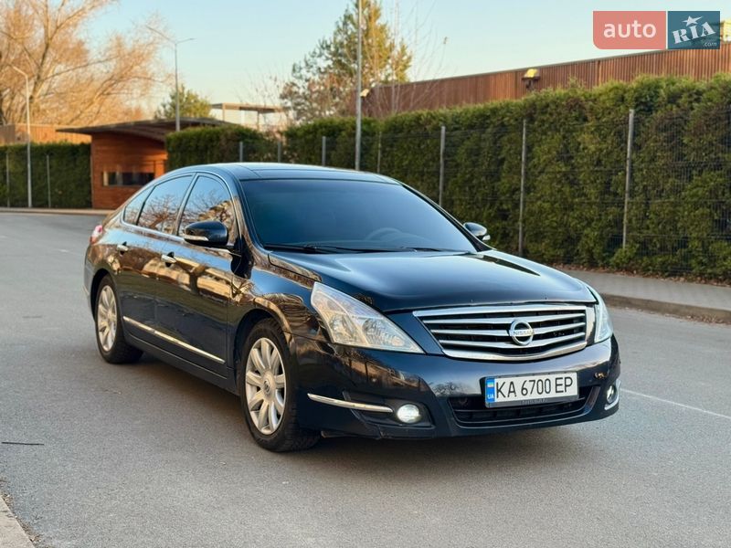 Седан Nissan Teana 2010 в Києві