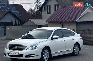 Седан Nissan Teana 2010 в Луцьку