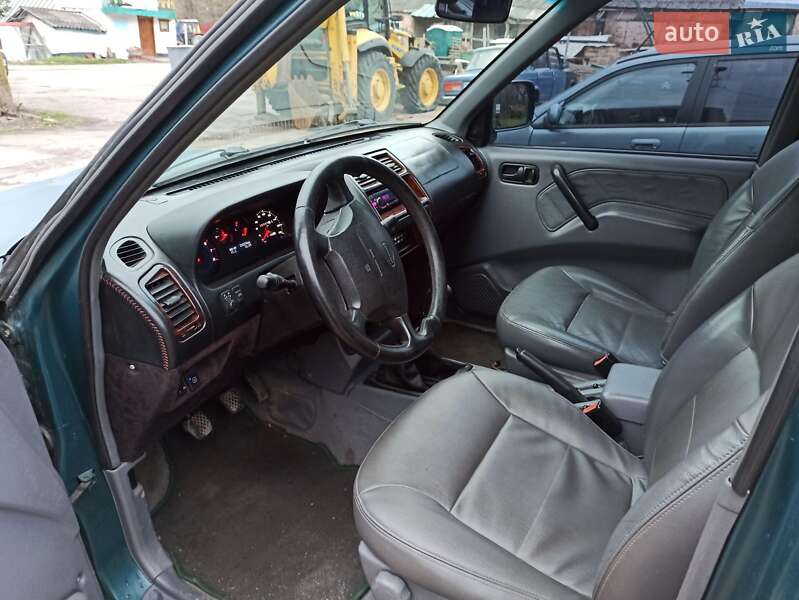 Внедорожник / Кроссовер Nissan Terrano II 1998 в Ровно