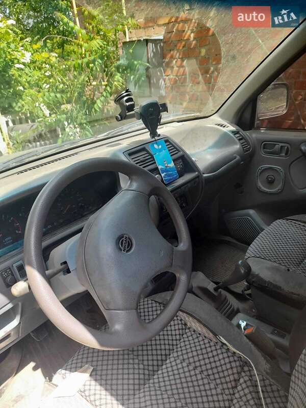 Внедорожник / Кроссовер Nissan Terrano II 1994 в Новониколаевке