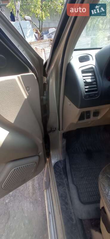 Внедорожник / Кроссовер Nissan Terrano 2003 в Днепре