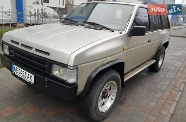 Внедорожник / Кроссовер Nissan Terrano 1989 в Запорожье