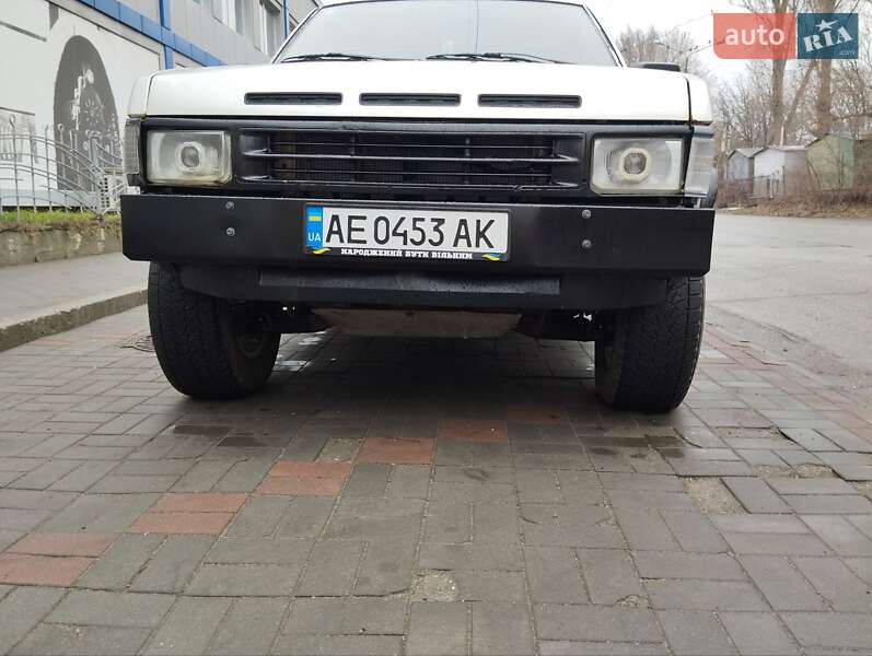 Внедорожник / Кроссовер Nissan Terrano 1989 в Запорожье