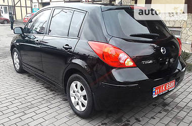 Хэтчбек Nissan TIIDA 2011 в Киеве