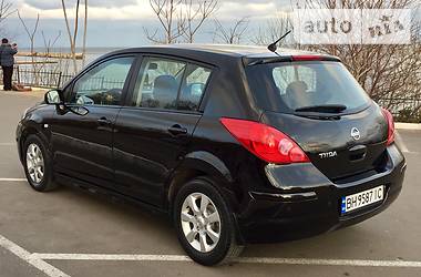 Хэтчбек Nissan TIIDA 2012 в Одессе