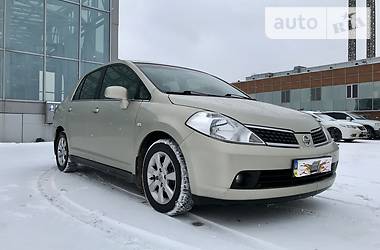 Nissan TIIDA 2008