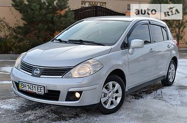 Nissan TIIDA 2009