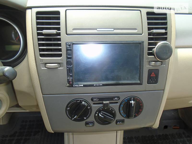 Хетчбек Nissan TIIDA 2006 в Одесі