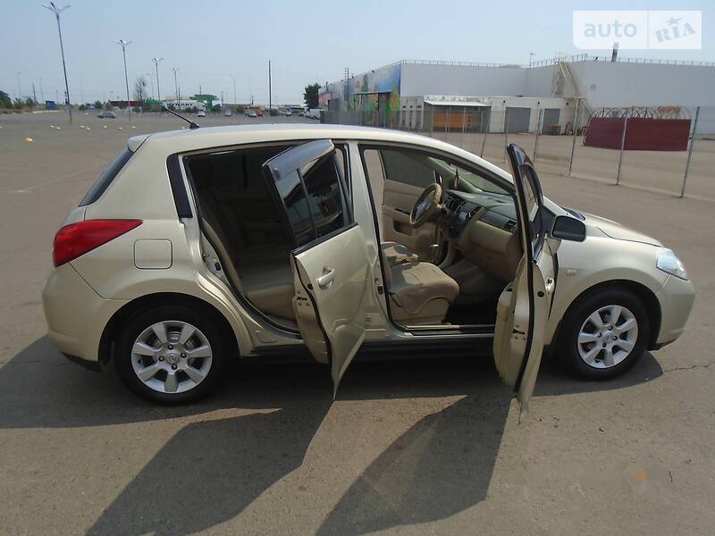 Хетчбек Nissan TIIDA 2006 в Одесі