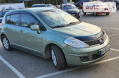 Хэтчбек Nissan TIIDA 2007 в Измаиле