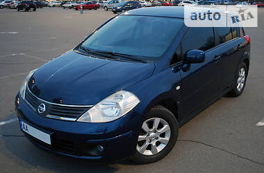 Nissan TIIDA 2008