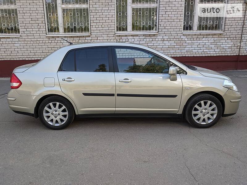 Седан Nissan TIIDA 2007 в Запоріжжі