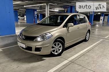 Хетчбек Nissan TIIDA 2012 в 