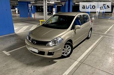 Хетчбек Nissan TIIDA 2012 в 