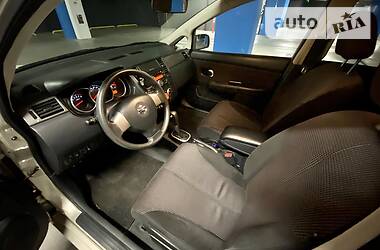Хетчбек Nissan TIIDA 2012 в 