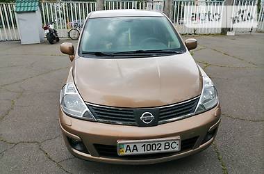 Nissan TIIDA 2009
