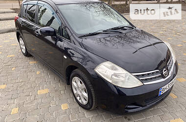 Хэтчбек Nissan TIIDA 2010 в Одессе