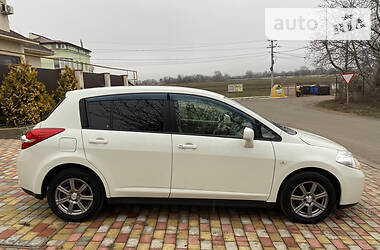 Хэтчбек Nissan TIIDA 2010 в Одессе