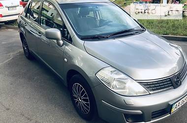 Nissan TIIDA 2010