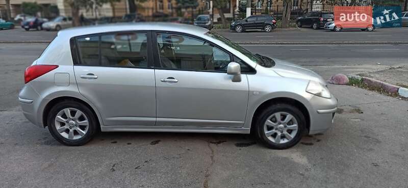 Хэтчбек Nissan TIIDA 2008 в Одессе