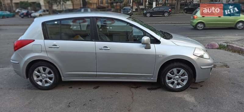 Хетчбек Nissan TIIDA 2008 в Одесі