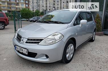 Хетчбек Nissan TIIDA 2010 в Києві