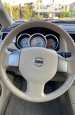 Хэтчбек Nissan TIIDA 2010 в Одессе