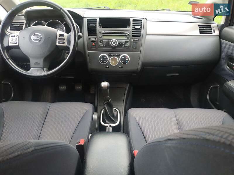 Хэтчбек Nissan TIIDA 2008 в Львове
