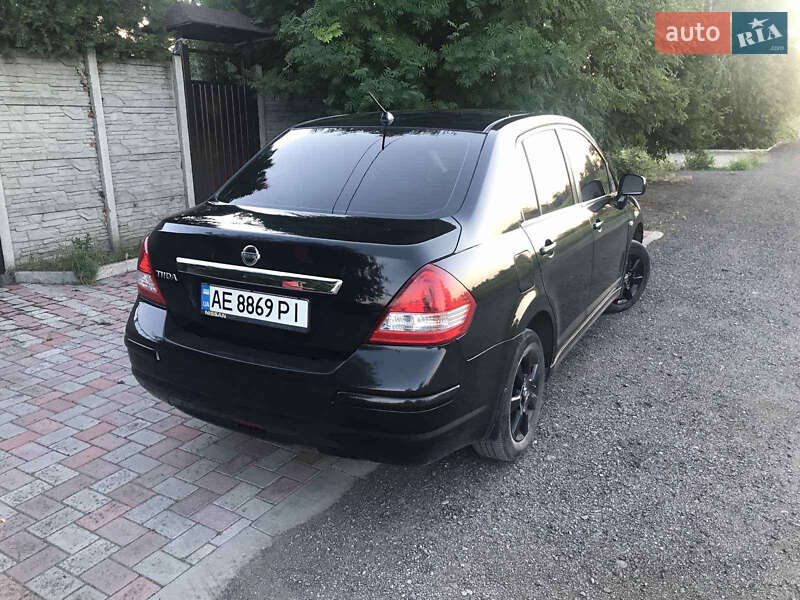 Седан Nissan TIIDA 2007 в Дніпрі