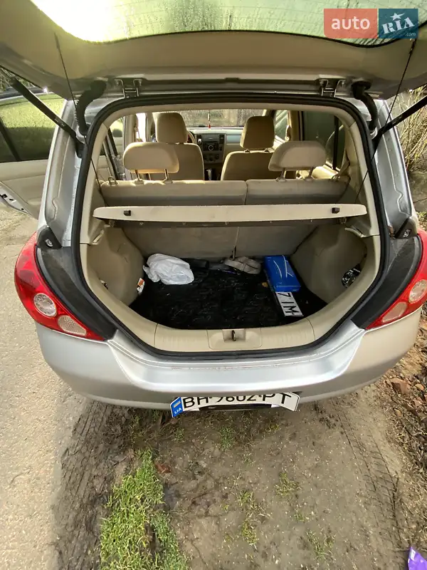 Хэтчбек Nissan TIIDA 2007 в 
