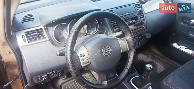 Седан Nissan TIIDA 2007 в Києві