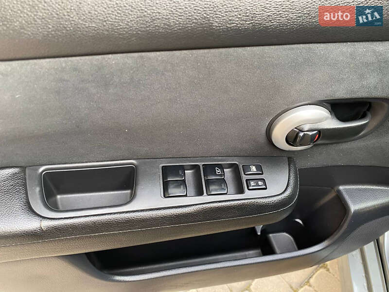 Хэтчбек Nissan TIIDA 2011 в Коломые