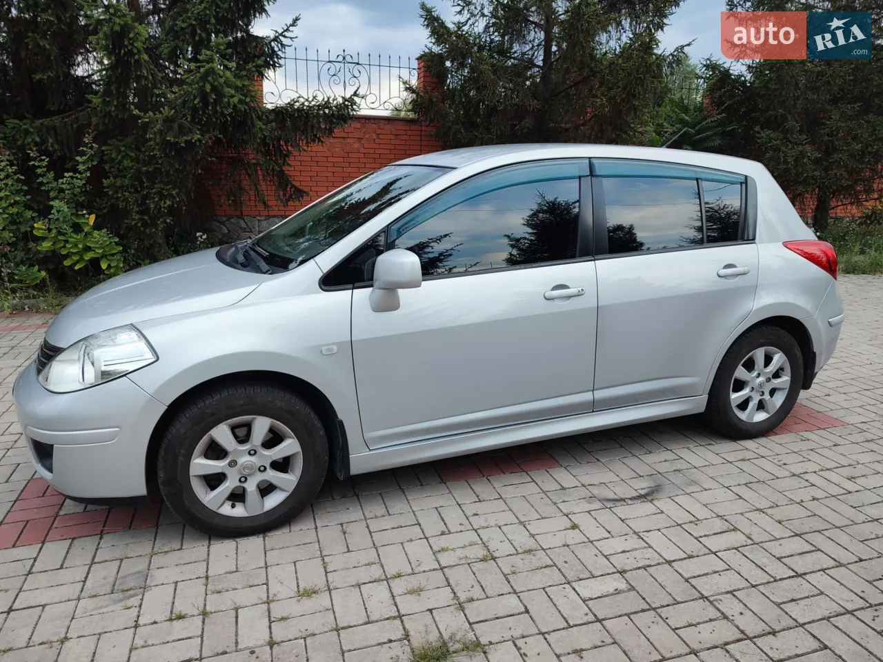 2010 Nissan Tiida - мініатюра 13