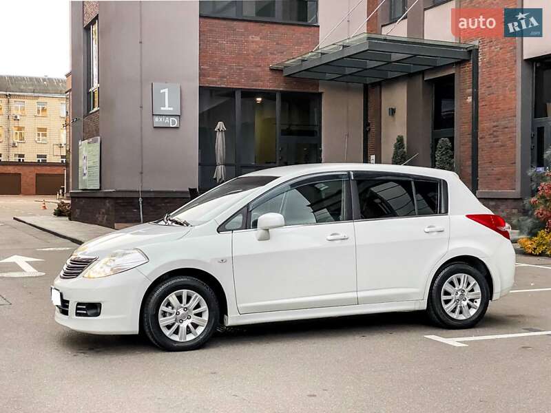 Хетчбек Nissan TIIDA 2010 в Одесі