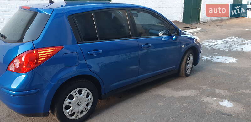 Хетчбек Nissan TIIDA 2008 в Вінниці