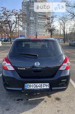 Седан Nissan TIIDA 2010 в Одессе