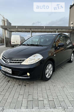 Nissan TIIDA 2012