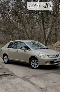 Седан Nissan TIIDA 2012 в Киеве