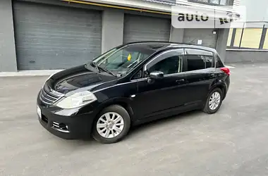 Nissan TIIDA 2010