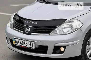 Nissan TIIDA 2010