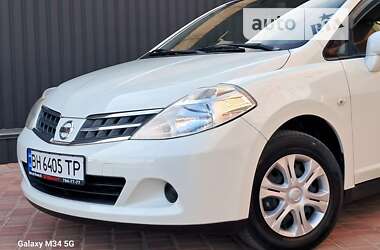 Хэтчбек Nissan TIIDA 2012 в Одессе