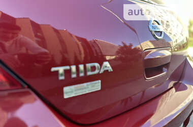 Хэтчбек Nissan TIIDA 2010 в Хмельницком