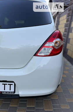 Хэтчбек Nissan TIIDA 2012 в Одессе