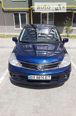 Хэтчбек Nissan TIIDA 2011 в Черновцах