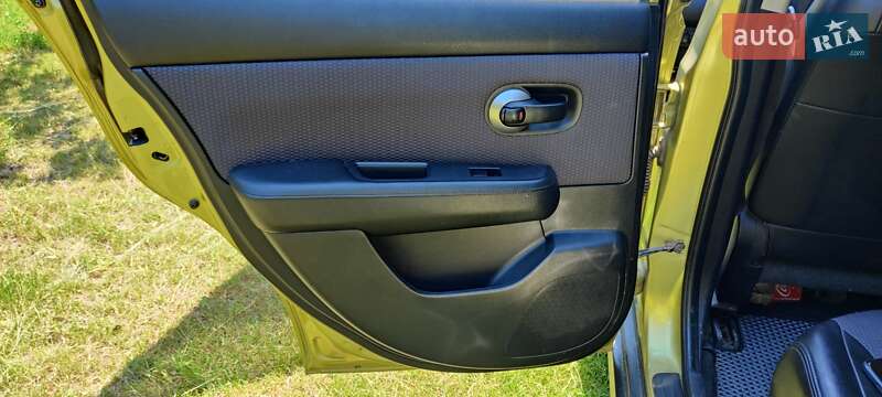 Хетчбек Nissan TIIDA 2008 в Ладижині