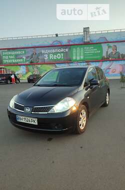 Nissan TIIDA 2008