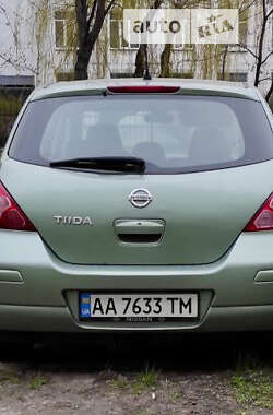 Хэтчбек Nissan TIIDA 2008 в Киеве