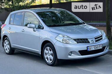 Хэтчбек Nissan TIIDA 2011 в Киеве