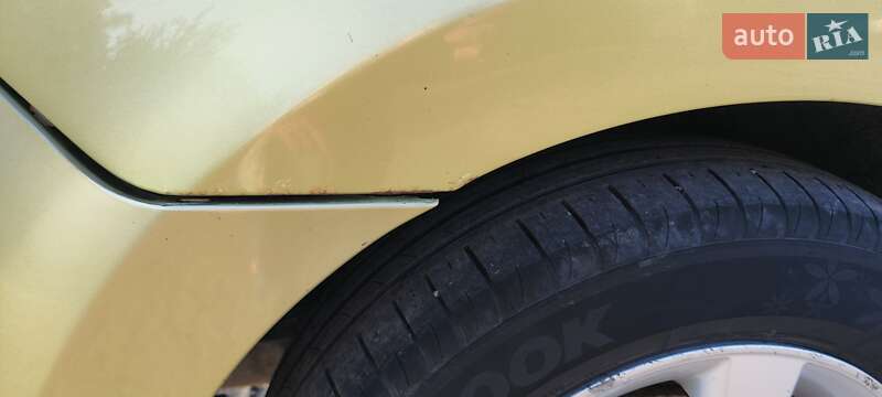 Хетчбек Nissan TIIDA 2008 в Ладижині