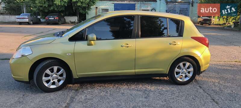 Хетчбек Nissan TIIDA 2008 в Ладижині